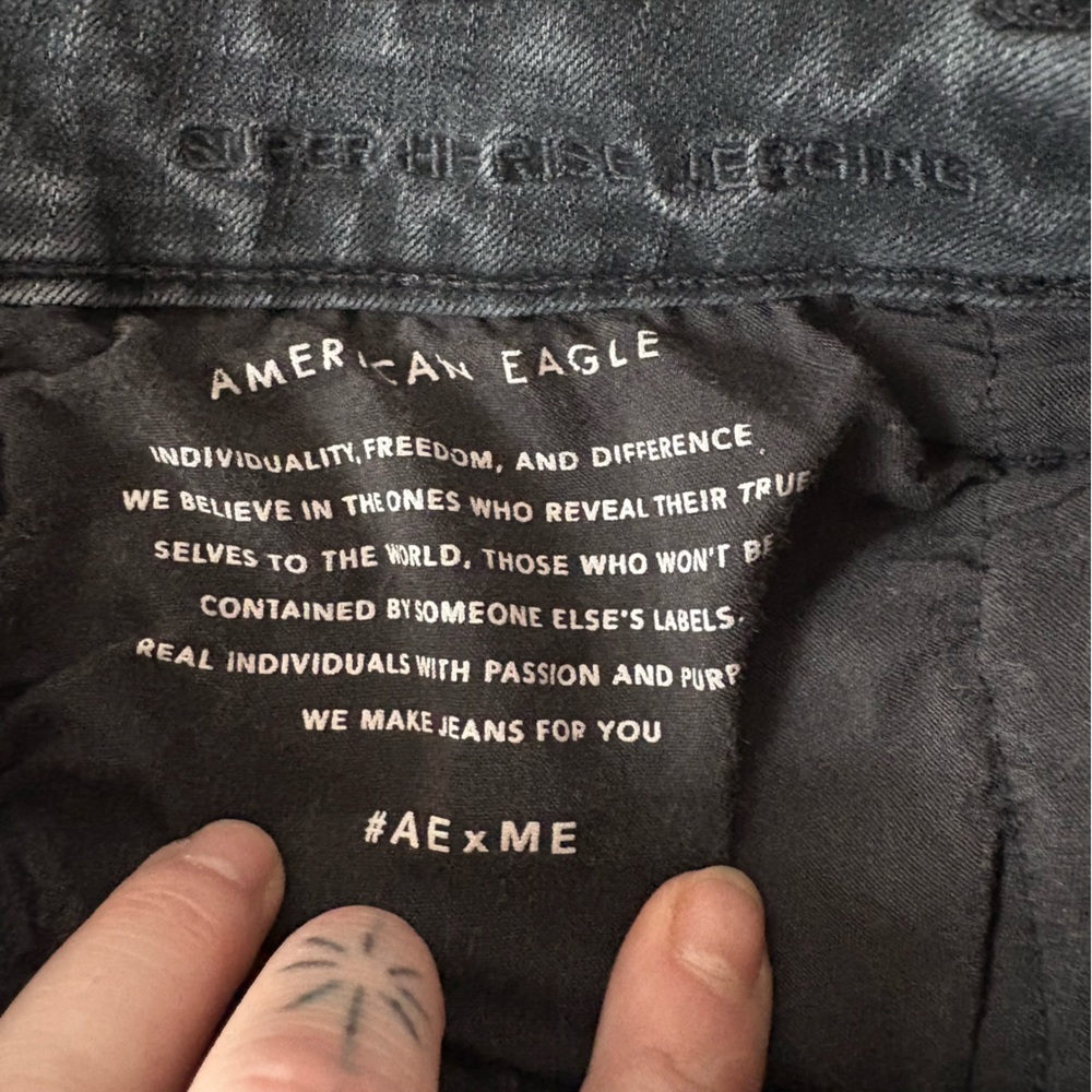 American Eagle Outfitters Black Denim Women’s 18 Super High Rise Jeggings - Picture 5 of 10